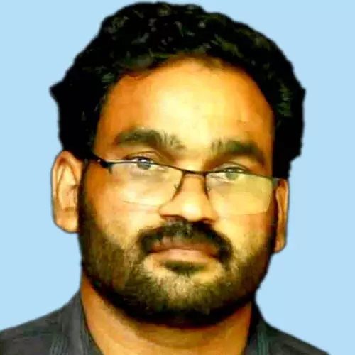 ലോ​റി​ക്ക് പി​റ​കി​ൽ ബൈ​ക്കി​ടി​ച്ച് യു​വാ​വ് മ​രി​ച്ചു