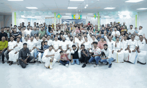 ക​രി​ക്കാ​ട് മ​ഹ​ല്ല് ക​മ്മി​റ്റി യു.​എ.​ഇ ചാ​പ്റ്റ​റും ക​രു​ണ ക​രി​ക്കാ​ടും സം​യു​ക്ത​മാ​യി സം​ഘ​ടി​പ്പി​ച്ച കു​ടും​ബ സം​ഗ​മം