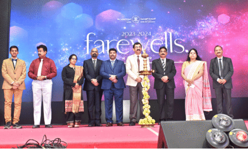 ഇ​ന്ത്യ​ൻ സ്‌​കൂ​ളി​ൽ ന​ട​ന്ന പ​ന്ത്ര​ണ്ടാം ക്ലാ​സ് വി​ദ്യാ​ർ​ഥി​ക​ളു​ടെ  യാ​ത്ര​യ​യ​പ്പ്