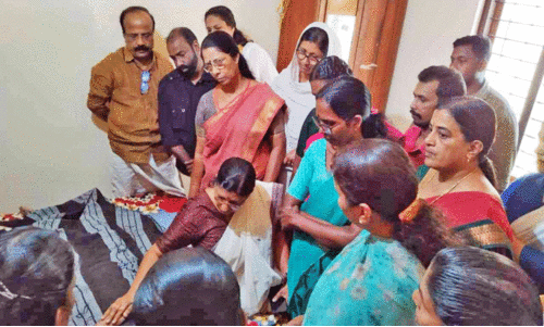 ഗോ​ത്ര​മേ​ഖ​ല​യി​ല്‍ ല​ഹ​രി ഉ​പ​യോ​ഗം; ബോ​ധ​വ​ത്ക​ര​ണം അ​നി​വാ​ര്യം -വ​നി​ത ക​മീ​ഷ​ന്‍