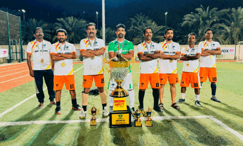 സോ​ക്ക​ർ ഫാ​ൻ​സ് എ​ഫ്.​സി സം​ഘ​ടി​പ്പി​ച്ച ബ്രൗ​ൺ സേ​ഫ്റ്റി ഫെ​സ്റ്റ്​ മാ​സ്റ്റ​ർ​ക​പ്പ് ഫു​ട്ബോ​ൾ ടൂ​ർ​ണ​മെ​ന്റി​ൽ  ജേ​താ​ക്ക​ളാ​യ  സ്മാ​ഷേ​സ് എ​ഫ്.​സി