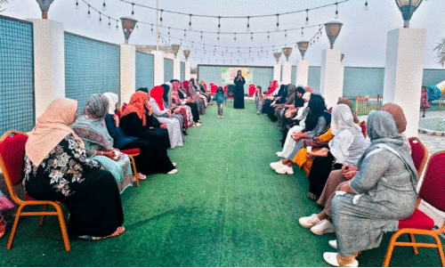 അ​ൽ​ഖു​ദ് കെ.​എം.​സി.​സി വ​നി​ത വി​ങ്​ അം​ഗ​ങ്ങ​ൾ​ക്കാ​യി സം​ഘ​ടി​പ്പി​ച്ച പ​ഠ​നക്ലാ​സി​ൽ ഫാ​ത്തി​മ സു​ഹ്‌​റ വ​ഫി​യ സം​സാ​രി​ക്കു​ന്നു