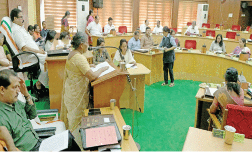 ശു​ചി​ത്വ​ത്തി​ന്​ പ്രാ​ധാ​ന്യം; ക​ട​മെ​ടു​ത്ത്​ കു​തി​ക്കാ​ൻ തൃ​ശൂ​ർ കോ​ർ​പ​റേ​ഷ​ൻ