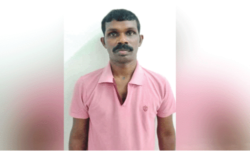 ഫോ​റ​സ്റ്റ് ഓ​ഫി​സ​ർ ച​മ​ഞ്ഞ് ജോ​ലി ത​ട്ടി​പ്പ്; എ​ട​ക്ക​ള​ത്തൂ​ർ സ്വ​ദേ​ശി പി​ടി​യി​ൽ