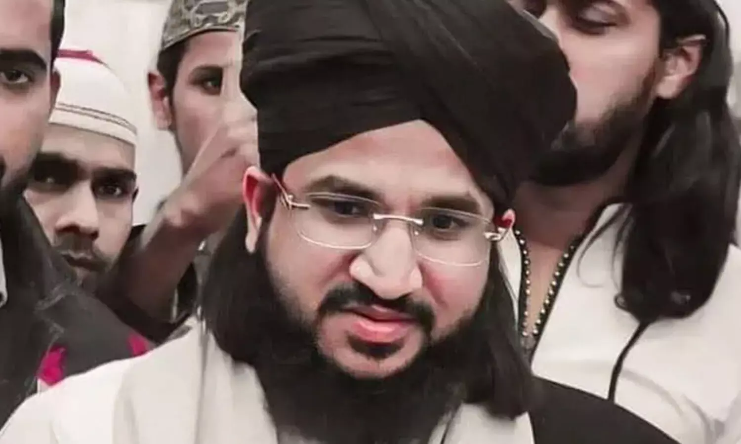 മുഫ്തി സൽമാൻ അസ്ഹരിക്കെതിരെ ഗുജറാത്തിൽ വീണ്ടും കേസ്