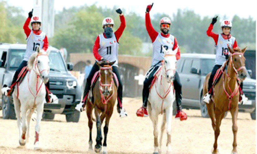 ദു​ബൈ ഇ​ന്റ​ർ​നാ​ഷ​ന​ൽ കു​തി​ര​യോ​ട്ടത്തിൽ പ​​ങ്കെ​ടു​ത്ത് ശൈ​ഖ് നാ​സ​റും കു​ട്ടി​ക​ളും