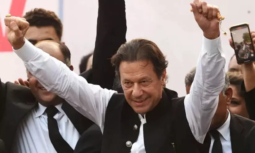 പാകിസ്താനിൽ ഇംറാൻ ഖാന്റെ പിന്തുണയുള്ള സ്ഥാനാർത്ഥികൾ മൂന്ന് സീറ്റുകളിൽ വിജയിച്ചതായി പ്രഖ്യാപനം പാകിസ്താനിൽ ഇംറാൻ ഖാന്റെ പിന്തുണയുള്ള സ്ഥാനാർത്ഥികൾ മൂന്ന് സീറ്റുകളിൽ വിജയിച്ചതായി പ്രഖ്യാപനം