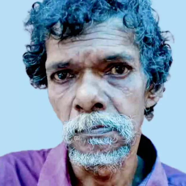 തൂ​ങ്ങി​മ​രി​ച്ച നി​ല​യി​ൽ