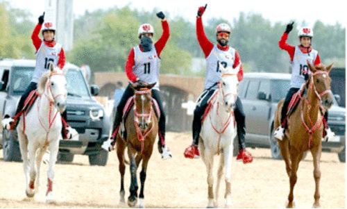 ദു​ബൈ ഇ​ന്റ​ർ​നാ​ഷ​ന​ൽ കു​തി​ര​യോ​ട്ടത്തിൽ പ​​ങ്കെ​ടു​ത്ത് ശൈ​ഖ് നാ​സ​റും കു​ട്ടി​ക​ളും