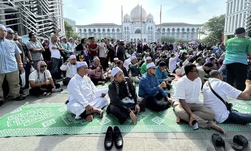 16 ശ​രീ​അ നി​യ​മ​ം റ​ദ്ദാ​ക്കി മ​ലേ​ഷ്യ​ൻ സു​പ്രീം​കോ​ട​തി