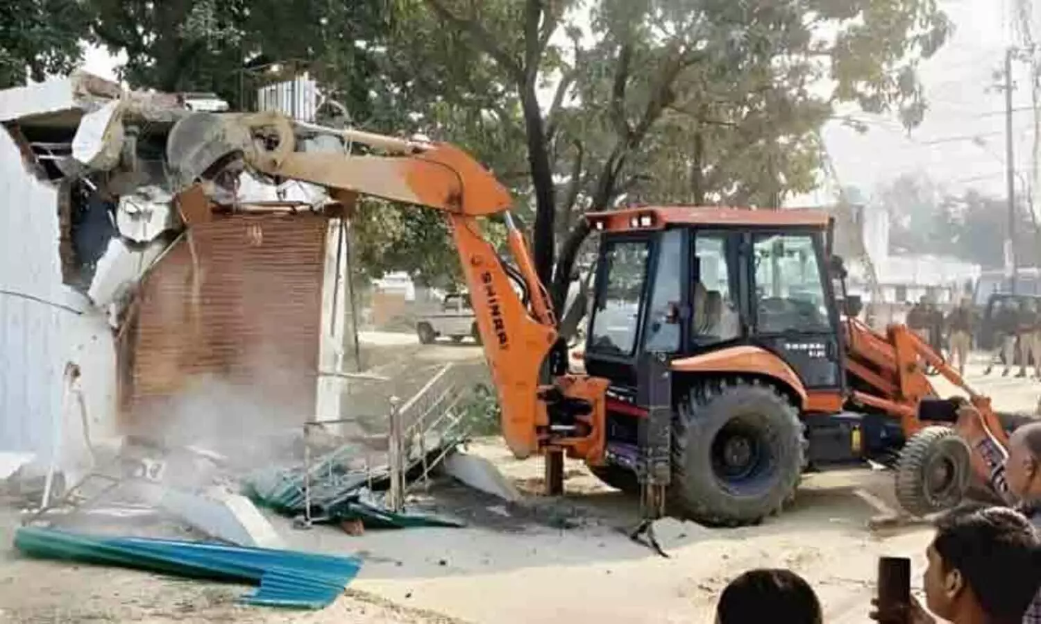 വീടുകൾ പൊളിക്കുന്നത് ഫാഷനായി മാറി; അനധികൃതമായി കെട്ടിടം പൊളിച്ചതിന് ലക്ഷം രൂപ നഷ്ടപരിഹാരം നൽകണമെന്ന് മധ്യപ്രദേശ് കോടതി