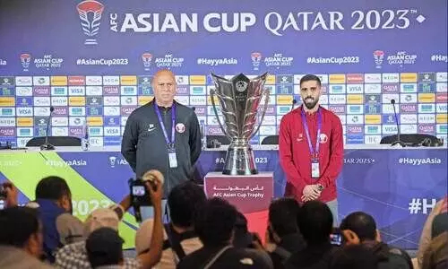 മാ​ർ​ക്വേ​സ് ലോ​പ​സും ക്യാ​പ്റ്റ​ൻ ഹ​സ​ൻ അ​ൽ ഹൈ​ദോ​സും