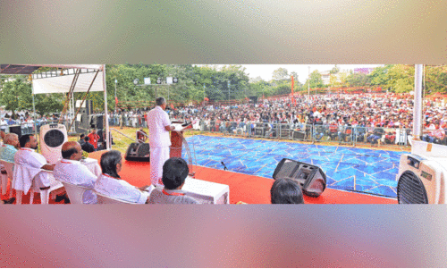 കെ.​എ​സ്.​ടി.​എ സം​സ്ഥാ​ന സ​മ്മേ​ള​നം ക​ണ്ണൂ​ർ ക​ല​ക്​​ട​റേ​റ്റ് മൈ​താ​ന​ത്തി​ൽ മു​ഖ്യ​മ​ന്ത്രി  പി​ണ​റാ​യി വി​ജ​യ​ൻ ഉ​ദ്ഘാ​ട​നം​ചെ​യ്യു​ന്നു