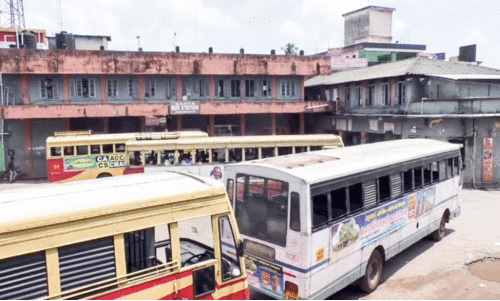 ചെ​ങ്ങ​ന്നൂ​ർ കെ.​എ​സ്.​ആ​ർ.​ടി.​സി ബ​സ് സ്റ്റേ​ഷ​ൻ