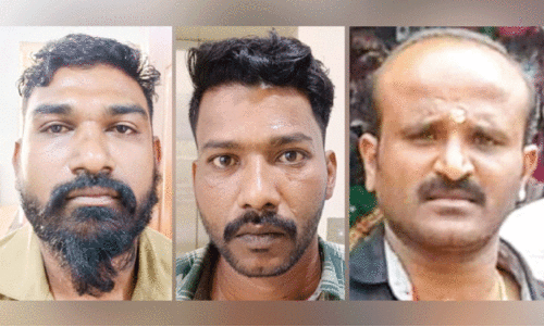 ശ്രീ​ജി​ത്ത്, കൃ​ഷ്ണ​പ്ര​സാ​ദ്, മ​ര​ണ​പ്പെ​ട്ട സ​ജു​മോ​ന്‍