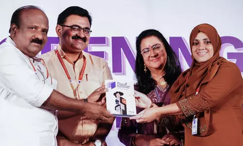 സ്ത്രീകള്‍ സമൂഹത്തില്‍നിന്ന് സ്വാതന്ത്ര്യം പിടിച്ചുവാങ്ങണമെന്ന് ഉര്‍വശി