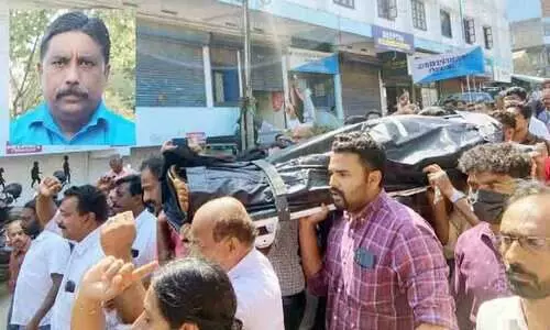 കാട്ടാന ജീവനെടുത്ത അജീഷി​െൻറ മൃതദേഹം വീട്ടിലെത്തിച്ചു; സംസ്കാരം നാളെ വൈകീട്ട് മൂന്നിന്