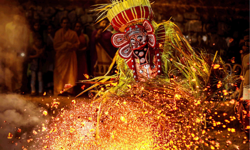 ക്ഷേത്രങ്ങളിൽ ഉത്സവകാലം ക്ഷേത്രങ്ങളിൽ ഉത്സവകാലം