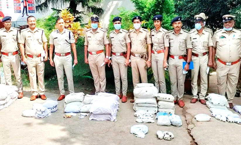 മം​ഗ​ളൂ​രു പൊ​ലീ​സ് ന​ശി​പ്പി​ക്കാ​ൻ ഒ​രു​ക്കി​യ മ​യ​ക്കു​മ​രു​ന്നു​ക​ൾ