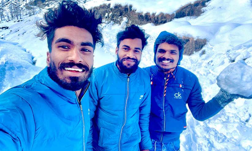 കൊടുമുടിയിൽനിന്ന് ഓട്ടോ കയറി കശ്മീരിലേക്ക്... കൊടുമുടിയിൽനിന്ന് ഓട്ടോ കയറി കശ്മീരിലേക്ക്...