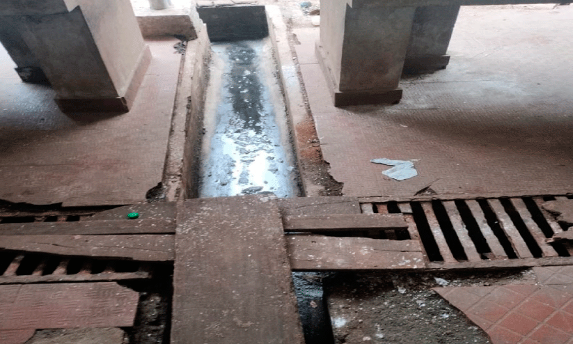 അപകടകേന്ദ്രമായി കാവനാട് മാർക്കറ്റ് അപകടകേന്ദ്രമായി കാവനാട് മാർക്കറ്റ്