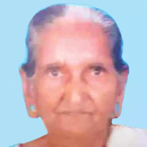 മാ​ളു​ക്കു​ട്ടി അ​മ്മ