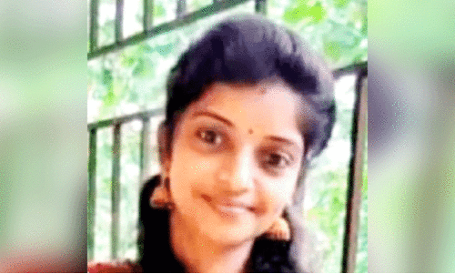 മരിച്ച നിലയിൽ കണ്ടെത്തിയ യുവതി