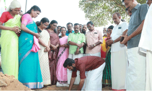 ഗ​വ. വൊ​ക്കേ​ഷ​ന​ല്‍ ആ​ന്‍ഡ് ബി.​എ​ച്ച്.​എ​സ്.​എ​സി​ലെ പു​തി​യ മ​തി​ലി​ന്റെ നി​ര്‍മാ​ണ​ത്തി​ന് എം.​എ​സ്. അ​രു​ണ്‍കു​മാ​ര്‍ എം.​എ​ല്‍.​എ ക​ല്ലി​ടു​ന്നു