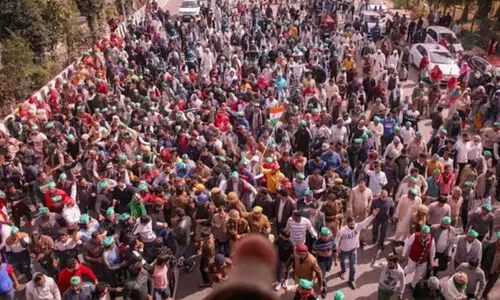 കർഷക മാർച്ചിനെ നേരിടാൻ വൻ സന്നാഹം; നിരോധനാജ്ഞ പ്രഖ്യാപിച്ചു, ഇന്റർനെറ്റിനും നിരോധനം