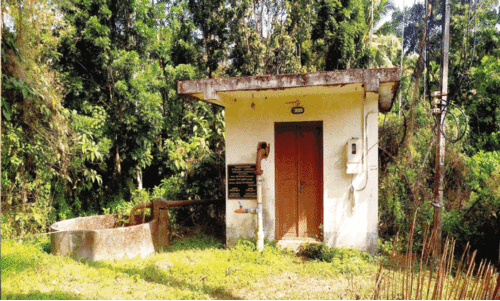 പ​മ്പി​ങ്ങി​ന് വെ​ള്ള​മി​ല്ല;  കു​ടി​വെ​ള്ള-​ജ​ല​സേ​ച​ന പ​ദ്ധ​തി​ക​ൾ  അ​വ​താ​ള​ത്തി​ല്‍