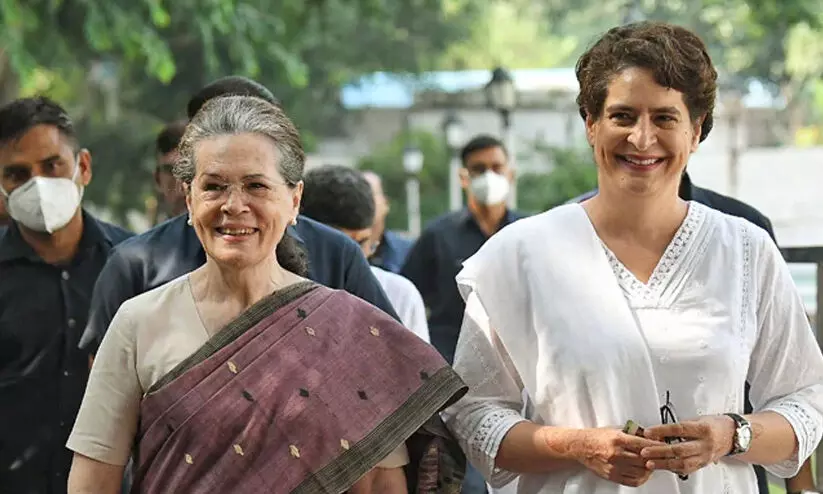 സോണിയ രാജ്യസഭയിലേക്ക്; പ്രിയങ്ക തെരഞ്ഞെടുപ്പ് ഗോദയിലേക്ക്; റായ്ബറേലിയിൽ മത്സരിച്ചേക്കും സോണിയ രാജ്യസഭയിലേക്ക്; പ്രിയങ്ക തെരഞ്ഞെടുപ്പ് ഗോദയിലേക്ക്; റായ്ബറേലിയിൽ മത്സരിച്ചേക്കും