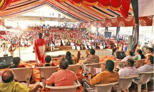 ക​ണ്ണൂ​ർ സ​ർ​വ​ക​ലാ​ശാ​ല ക​ലോ​ത്സ​വ സ​മാ​പ​ന സ​മ്മേ​ള​നം ഉ​ന്ന​ത വി​ദ്യാ​ഭ്യാ​സ​ മ​ന്ത്രി ഡോ. ​ആ​ർ. ബി​ന്ദു ഉ​ദ്ഘാ​ട​നം ചെ​യ്യു​ന്നു