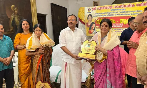 വനിതാമുന്നേറ്റത്തിൽ തിരുവിതാംകൂര്‍ രാജവംശ പങ്ക് ആദരവോടെ ഓര്‍ക്കുമെന്ന് വി. മുരളീധരൻ: ‘അണാപ്പൈസ തൊടാതെ പത്മനാഭ ക്ഷേത്രസ്വത്തിന്  കാവലായ കൊട്ടാരം അദ്ഭുതം’