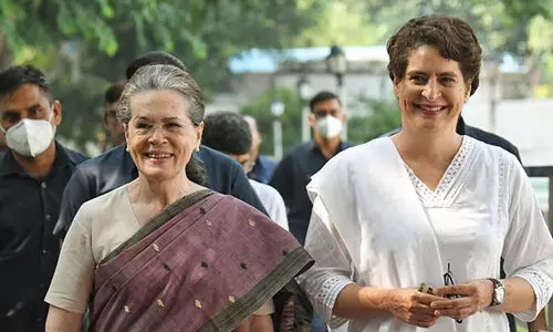 സോണിയ രാജ്യസഭയിലേക്ക്; പ്രിയങ്ക തെരഞ്ഞെടുപ്പ് ഗോദയിലേക്ക്; റായ്ബറേലിയിൽ മത്സരിച്ചേക്കും