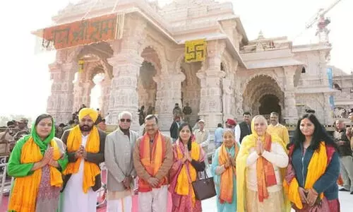 കെ​ജ്രി​വാ​ളും ഭ​ഗ​വ​ന്ത് മാ​നും രാ​മ​ക്ഷേ​ത്രം സ​ന്ദ​ർ​ശി​ച്ചു