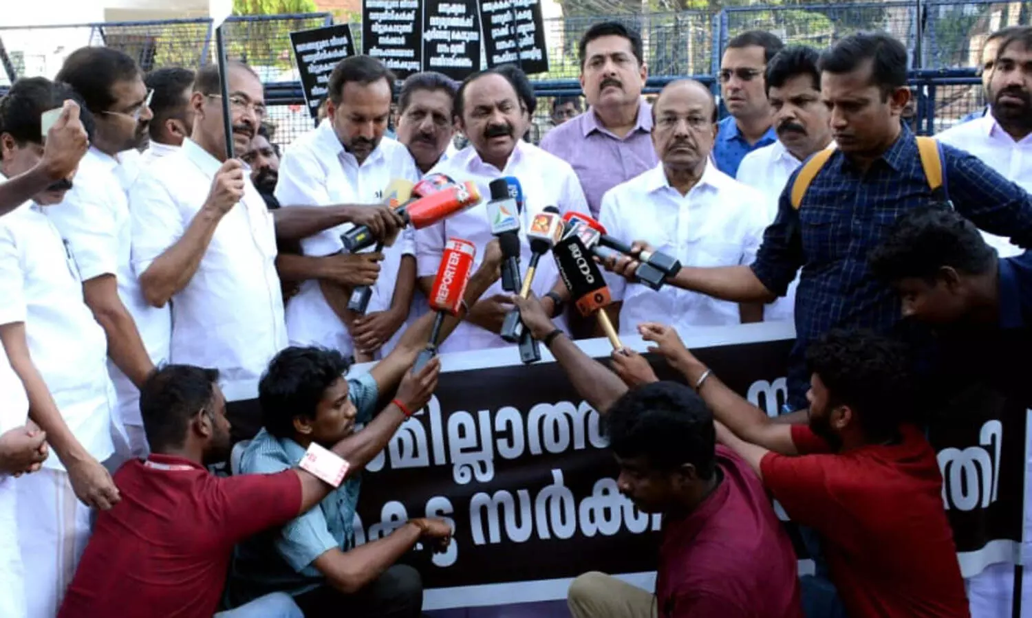 വയനാടിന്റെ ചുമതല കൂടിയുള്ള വനം മന്ത്രി കാട്ടിയത് നിഷ്‌ക്രിയത്വമാണെന്ന് വി.ഡി സതീശൻ