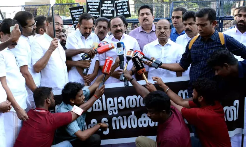 വയനാടിന്റെ ചുമതല കൂടിയുള്ള വനം മന്ത്രി കാട്ടിയത് നിഷ്ക്രിയത്വമാണെന്ന് വി.ഡി സതീശൻ വയനാടിന്റെ ചുമതല കൂടിയുള്ള വനം മന്ത്രി കാട്ടിയത് നിഷ്ക്രിയത്വമാണെന്ന് വി.ഡി സതീശൻ