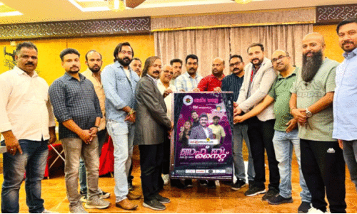 ‘സേ​ഫ് വേ ​നൈ​റ്റ്’ പ​രി​പാ​ടി​യു​ടെ പോ​സ്​​റ്റ​ർ ശി​ഹാ​ബ് കൊ​ട്ടു​കാ​ടും മാ​ധ്യ​മ പ്ര​വ​ർ​ത്ത​ക​ൻ ഷം​നാ​ദ് ക​രു​നാ​ഗ​പ്പ​ള്ളി​യും ചേ​ർ​ന്ന്​ പ്ര​കാ​ശ​നം ചെ​യ്യു​ന്നു