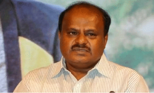 ന​രേ​ന്ദ്ര മോ​ദി പ്ര​ധാ​ന​മ​ന്ത്രി​യാ​വു​ന്ന​ത് ത​ട​യാ​ൻ ആ​ർ​ക്കു​മാ​വി​ല്ല  -കു​മാ​ര​സ്വാ​മി