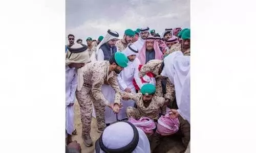 ശൈ​ഖ് നാ​സ​ർ മ​ര​ണ​മ​ട​ഞ്ഞ ബി.​ഡി.​എ​ഫ് സൈ​നി​ക​ന്‍റെ സം​സ്കാ​ര​ച​ട​ങ്ങി​ൽ പ​​ങ്കെ​ടു​ത്തു