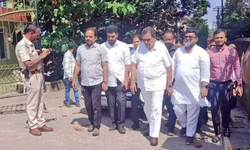 ബി. ​ര​മാ​നാ​ഥ റൈ​യു​ടെ നേ​തൃ​ത്വ​ത്തി​ൽ കോ​ൺ​ഗ്ര​സ് സം​ഘം സെ​ന്റ് ജെ​റോ​സ സ്കൂ​ൾ സ​ന്ദ​ർ​ശി​ക്കു​ന്നു