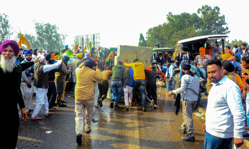 കെട്ടിയടച്ച് ഡൽഹി കെട്ടിയടച്ച് ഡൽഹി