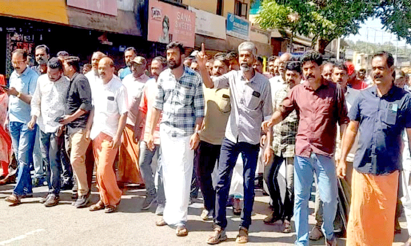 പ്രതിഷേധച്ചൂടിൽ മനഃസാക്ഷി ഹർത്താൽ പ്രതിഷേധച്ചൂടിൽ മനഃസാക്ഷി ഹർത്താൽ