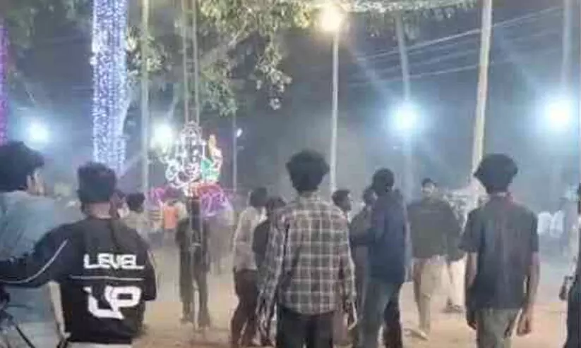 ആന വിരണ്ടതിനിടെ ക്ഷേത്രാങ്കണത്തിൽ യുവാക്കളുടെ കൂട്ടത്തല്ല്; ഒരാൾക്ക് കുത്തേറ്റു