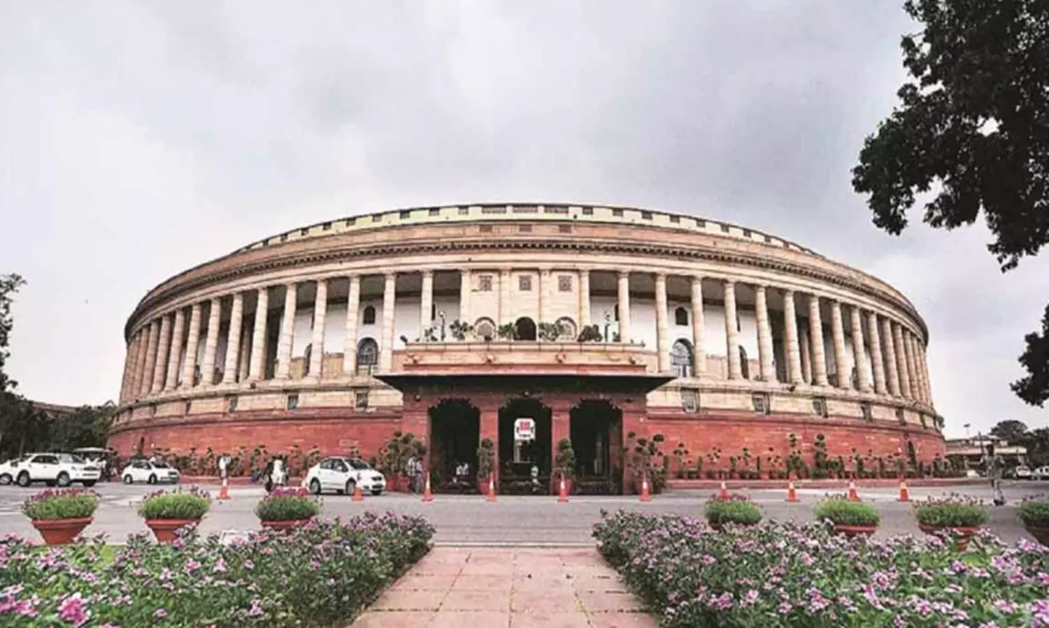 ലോ​ക്സ​ഭ സീ​റ്റ് നി​ഷേ​ധം: പ്ര​തി​ഷേ​ധ​വു​മാ​യി ജെ.​സി.​സി