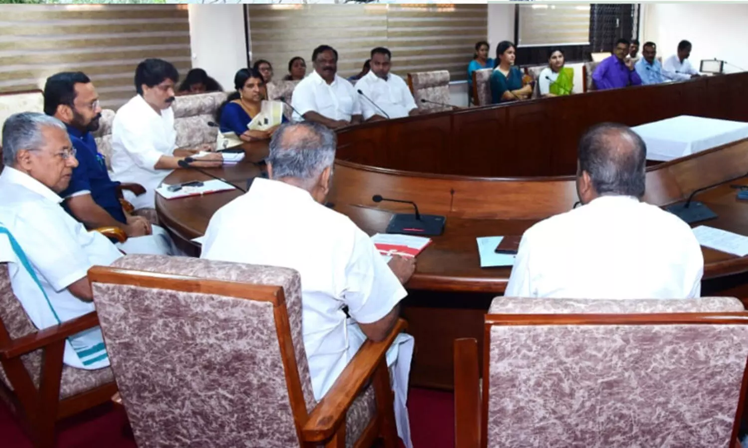 വയനാട്ടിലെ റിസോര്‍ട്ടുകളില്‍ രാത്രി നടക്കുന്ന ഡി.ജെ പാര്‍ട്ടികള്‍ നിയന്ത്രിക്കും; റിസോര്‍ട്ടുകള്‍ വന്യമൃഗങ്ങളെ ആകര്‍ഷിക്കരുത്