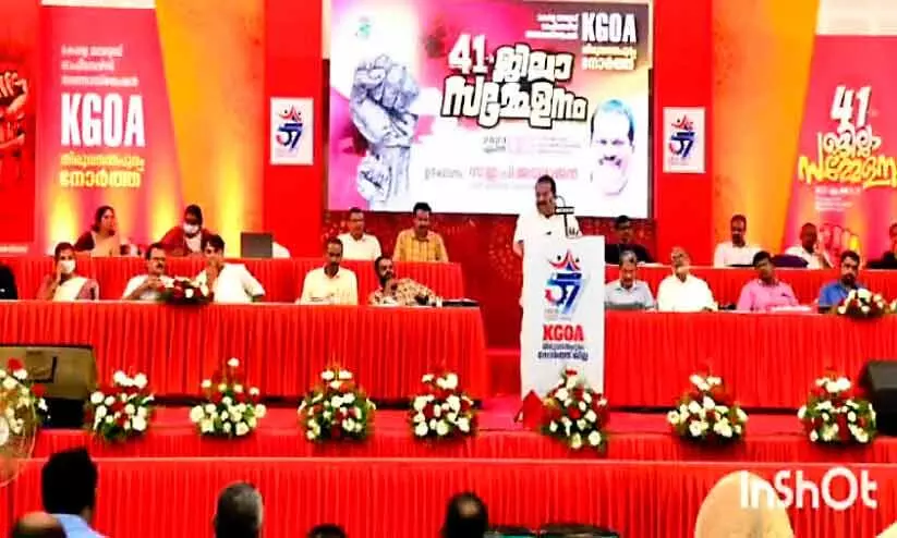 ഇടതു വർഗ ബഹുജന സംഘടനകൾ ഇങ്ങനെ മതിയോ? ഇടതു വർഗ ബഹുജന സംഘടനകൾ ഇങ്ങനെ മതിയോ?