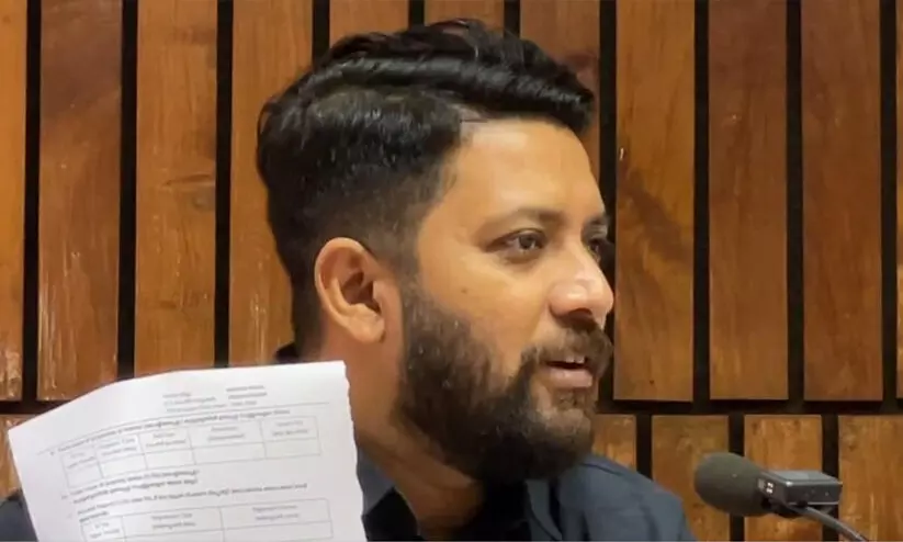 മോദിയും പിണറായിയും തമ്മിലുള്ള വ്യത്യാസം കോട്ടും താടിയും ഹിന്ദിയും മാത്രം -ഷാഫി പറമ്പിൽ മോദിയും പിണറായിയും തമ്മിലുള്ള വ്യത്യാസം കോട്ടും താടിയും ഹിന്ദിയും മാത്രം -ഷാഫി പറമ്പിൽ