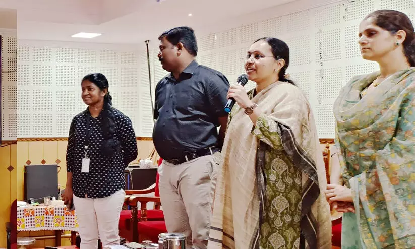 30 വയസിന് മുകളിലുള്ള മുഴുവന് പേരുടേയും വാര്ഷികാരോഗ്യ സ്ക്രീനിംഗ് നടത്തുമെന്ന് വീണ ജോര്ജ് 30 വയസിന് മുകളിലുള്ള മുഴുവന് പേരുടേയും വാര്ഷികാരോഗ്യ സ്ക്രീനിംഗ് നടത്തുമെന്ന് വീണ ജോര്ജ്