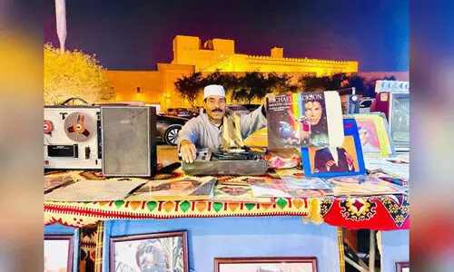 ദീര തെരുവിലെ പാട്ടുകച്ചവടക്കാരൻ